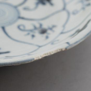 FAT, 2 st samt SKÅL, porslin, Kina, sannolikt 1800-tal.