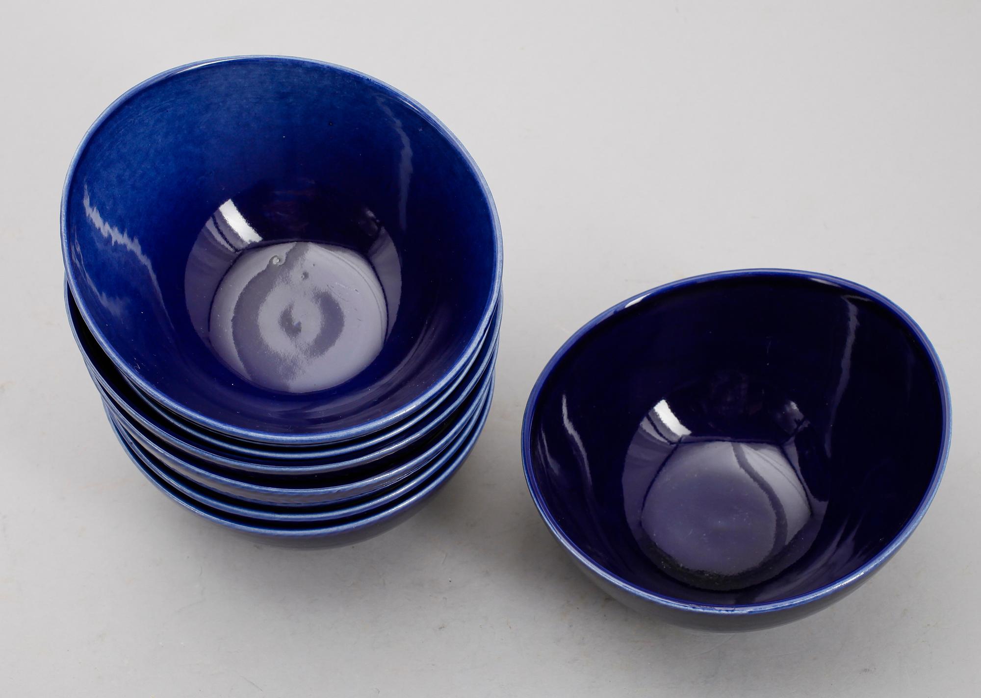 SKÅLAR, 7 st, porslin, "Blå Eld", Hertha Bengtsson, Rörstrand.