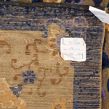 CARPET. Antique silk China relief. 212 x 125 cm. Late Qing dynasty (1644–1911).