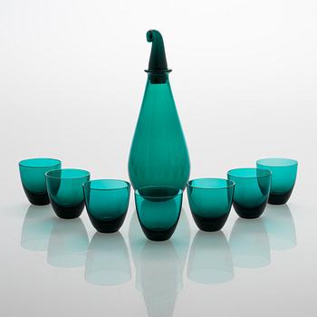 Nanny Still, A carafe with 7 glasses "Nukkumatti" from 50/60's by Riihimäen Lasi.