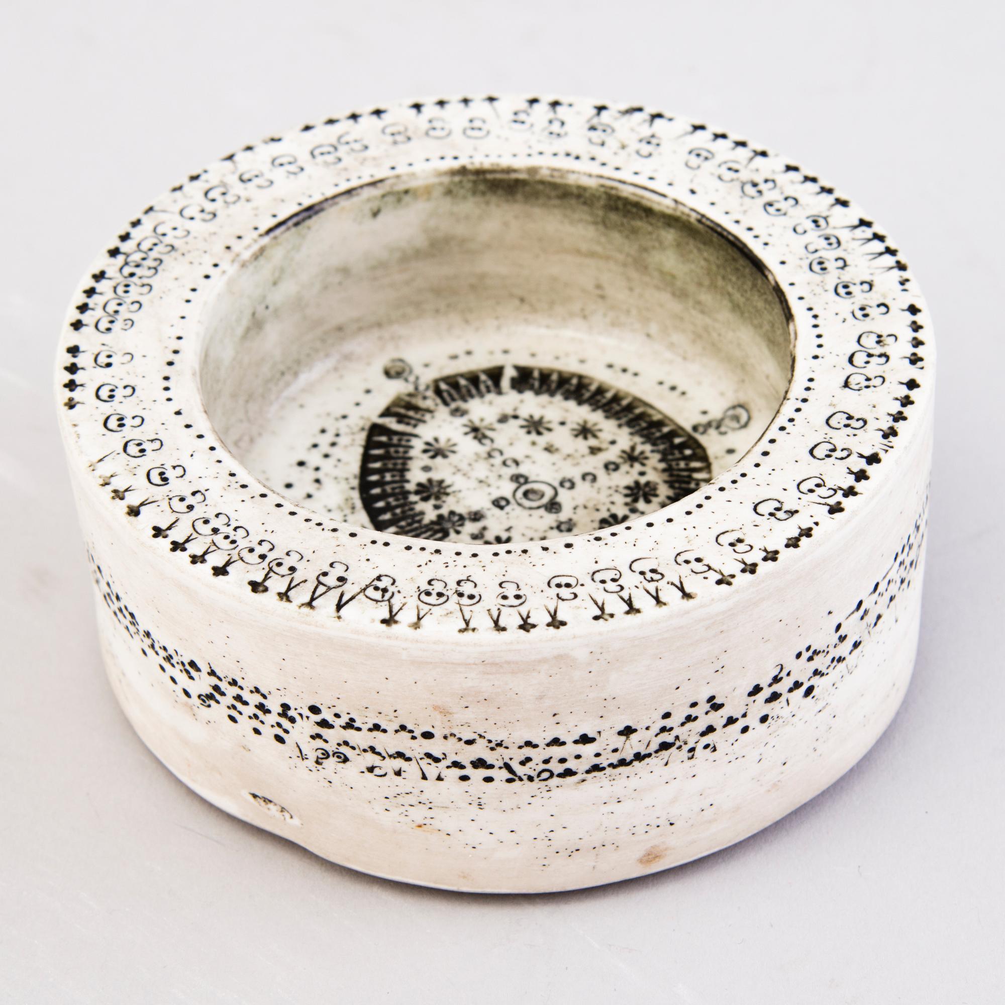 RUT BRYK, a stoneware bowl signed BRYK.