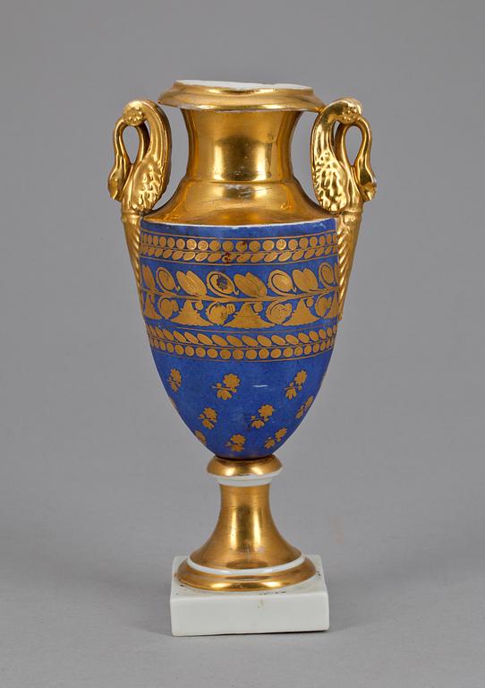 URNA, porslin, empire, 1800-talets första hälft.