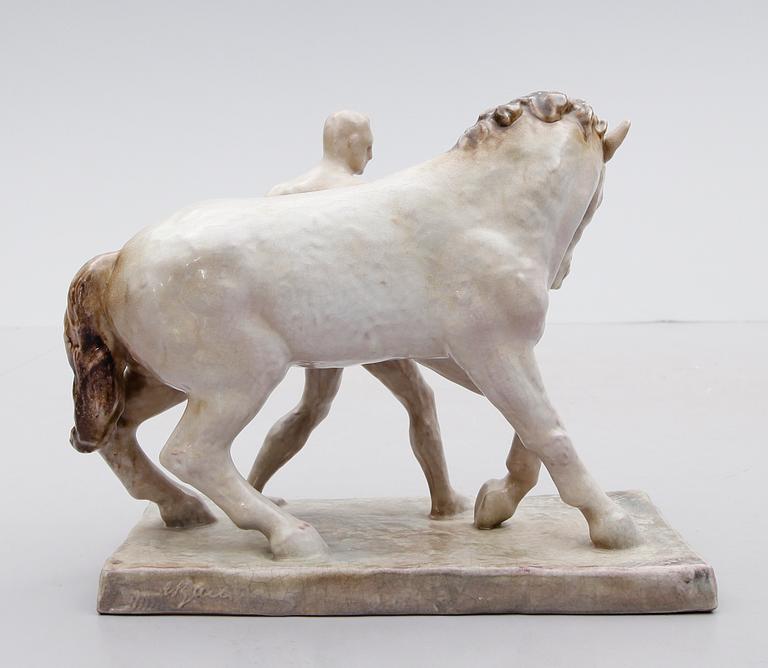FIGURGRUPP, lergods, Else Bach, Karlsruhe, nr 4417, otydligt signerad, 1900-talets mitt.
