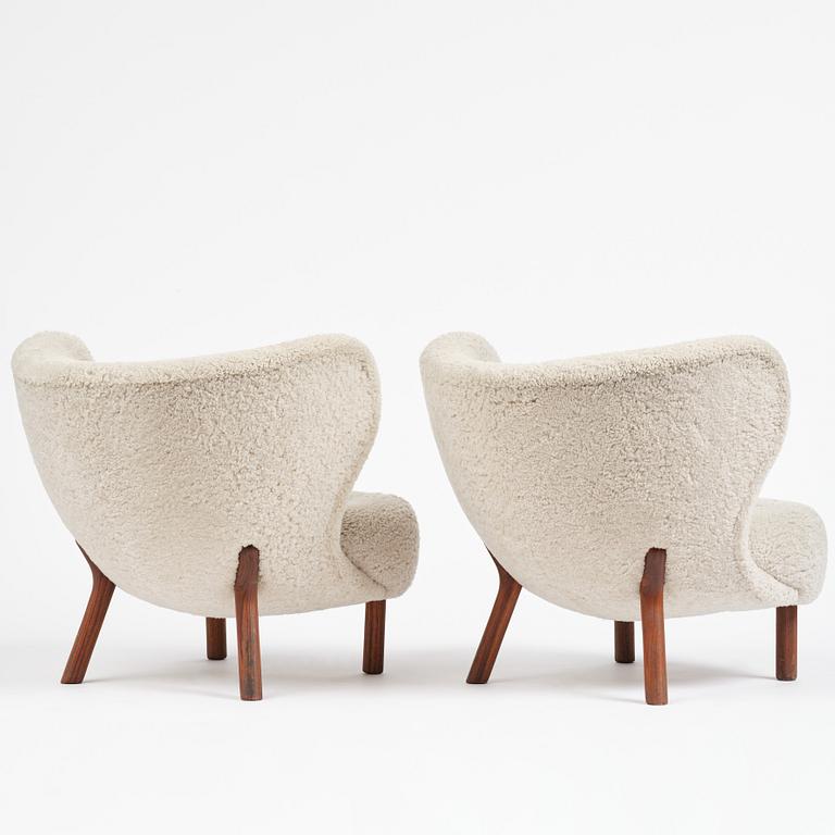 Viggo Boesen, fåtöljer, ett par, "Little Petra", &Tradition, ca 2019.