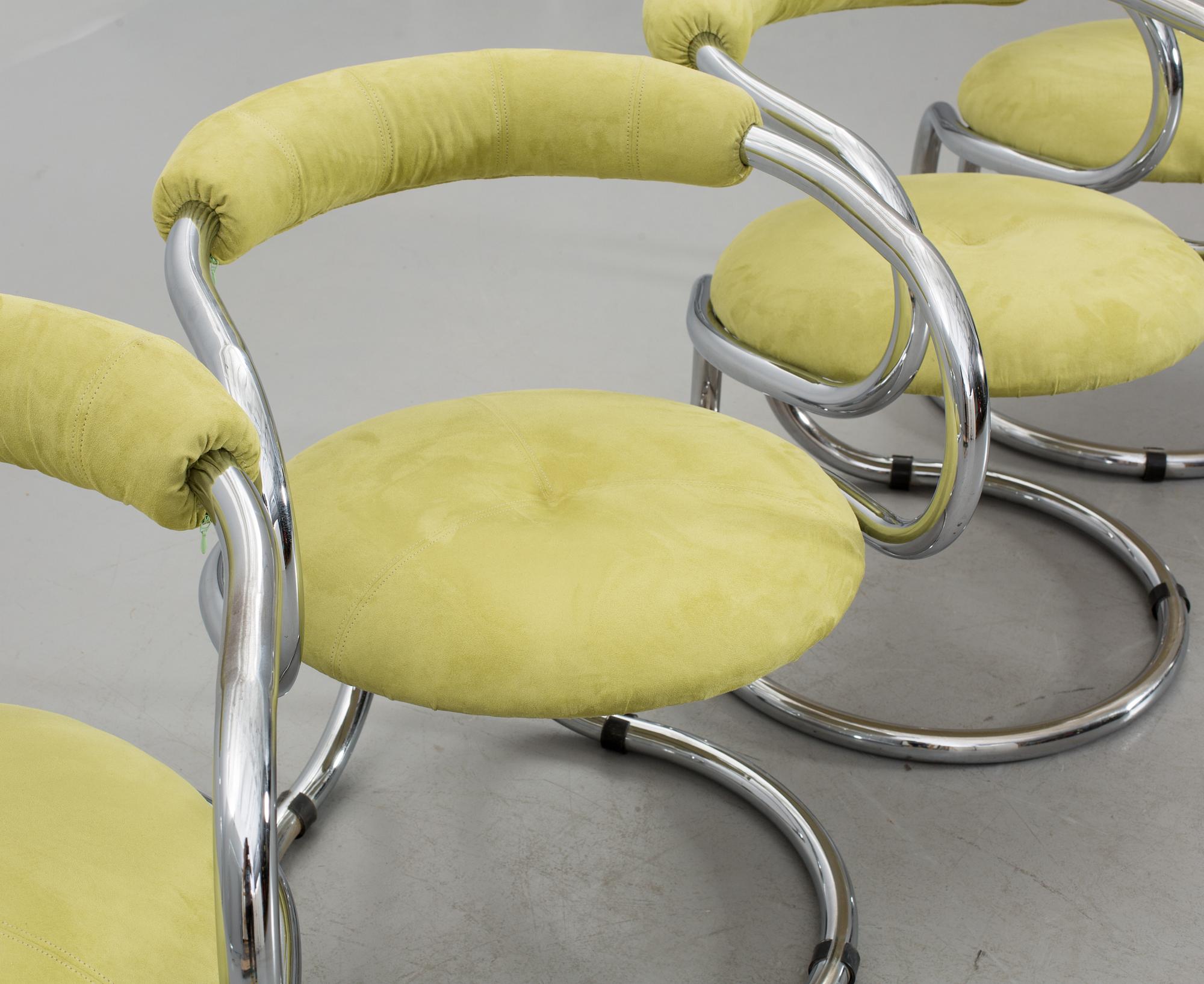 FOUR ITALIAN TECNOSALOTTO CHAIRS AND TABLE.