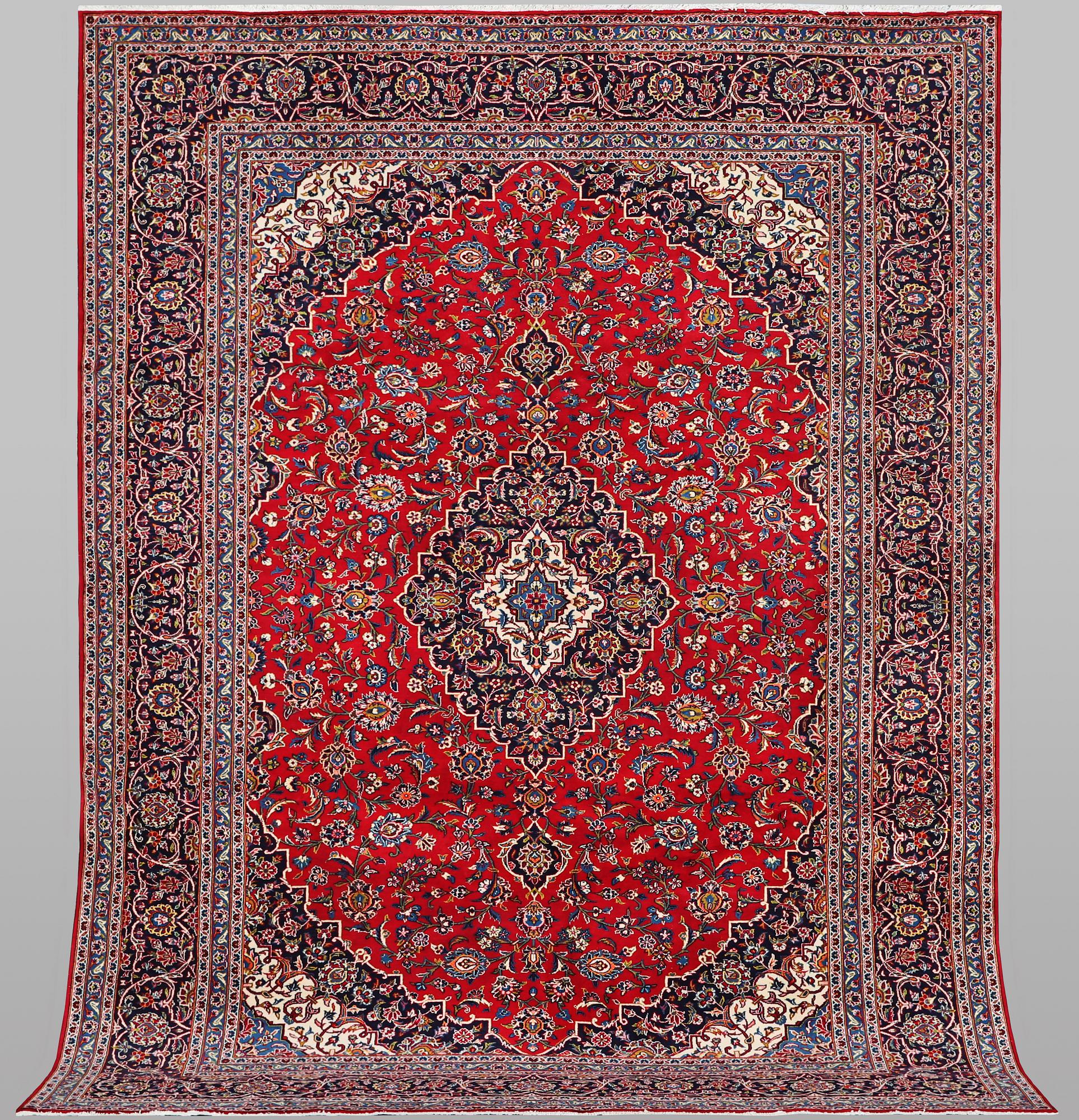 A carpet, Kashan, ca 360 x 247 cm.