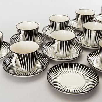EUGEN TROST, 10 koppar med 12 fat, flintgods, "Zebra", Gefle, 1955-1967.