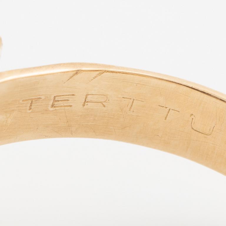 Ring, 14K gold, smoky quartz. Alppikulta Oy, Helsinki 1961.