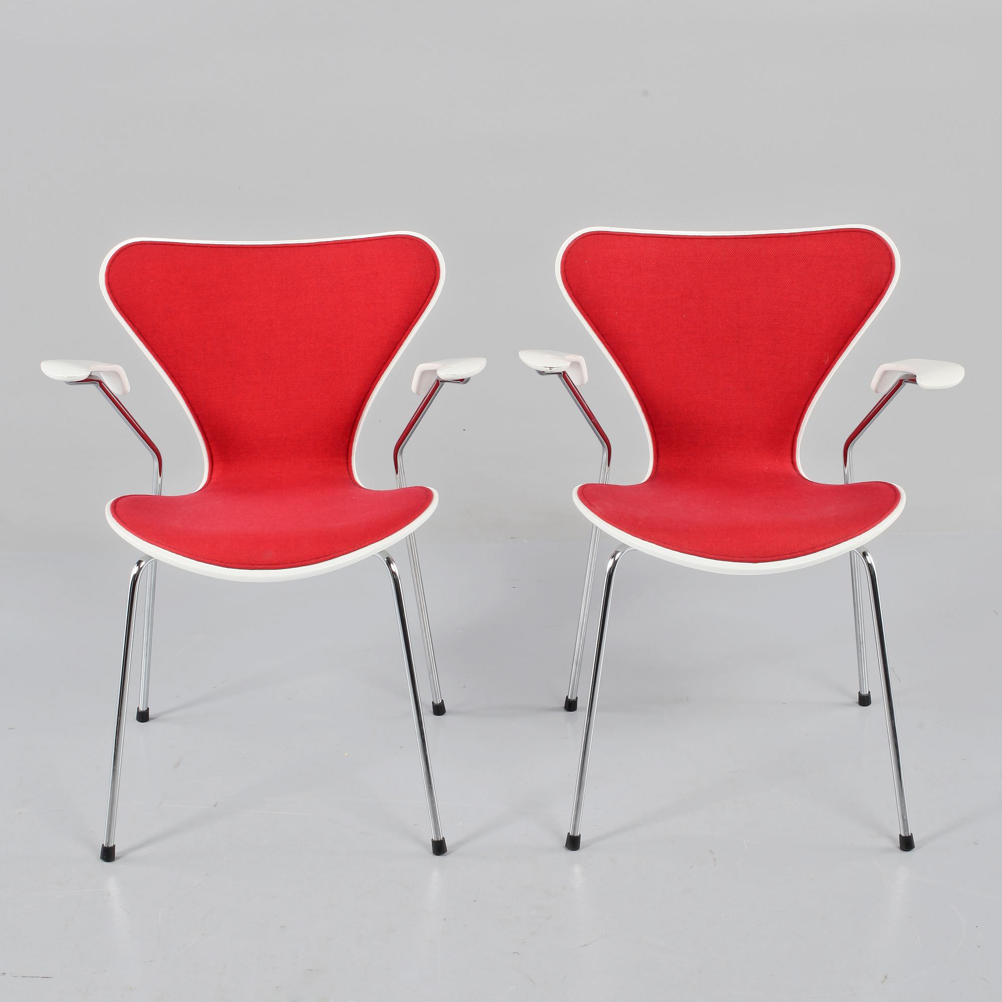 KARMSTOLAR, 2 st, "Sjuan", Arne Jacobsen, Fritz Hansen, 1989.