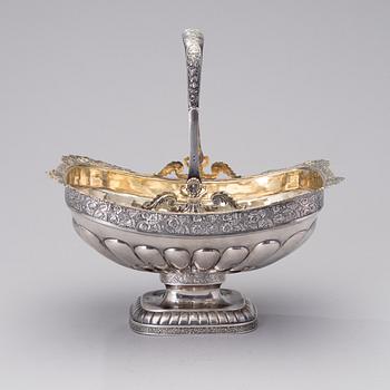 A SWING HANDEL SILVER BASKET, St:Petersburg 1828?, Anton Iwersen.