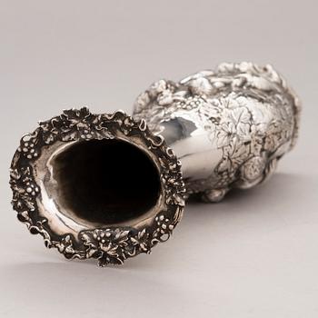 A sterling silver vase, mark of William Comyns & Sons, London 1903.