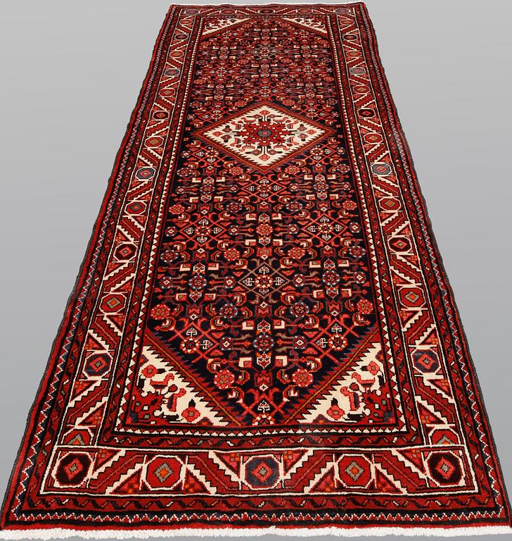 A pictoral Hamadan runner, ca 310 x 115 cm.