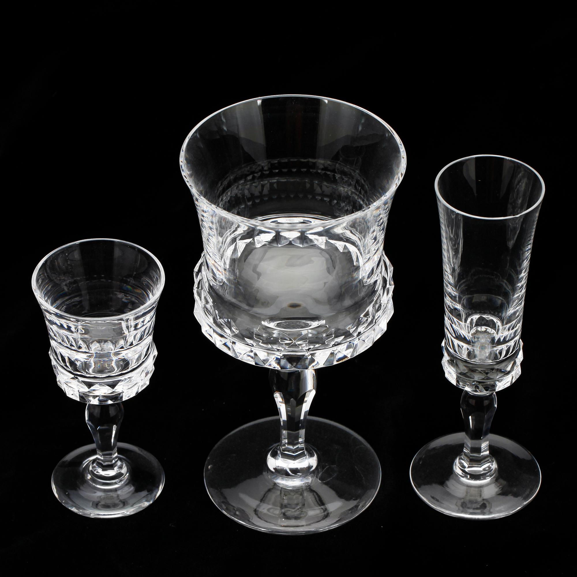 GLASSERVISDELAR, 19 st. "Silvia", Ingeborg Lundin, Orrefors.