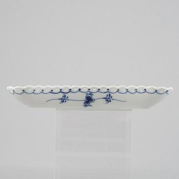 Fat, porslin, Royal Copenhagen, "Musselmalet helblond", modell 1173, 1974-78.