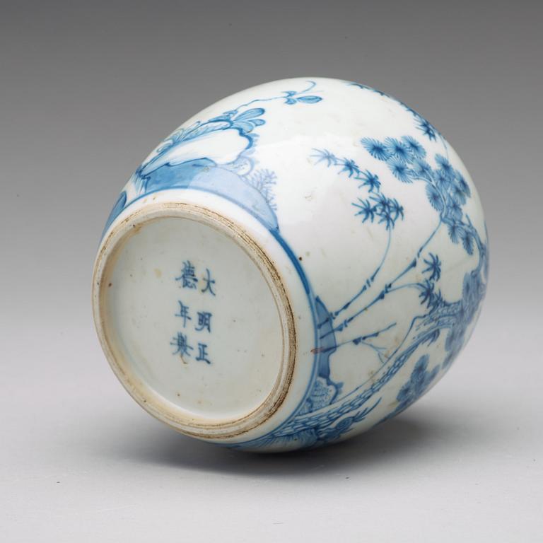 KRUKA, porslin. Qingdynastin, Kangxi  (1664-1722).