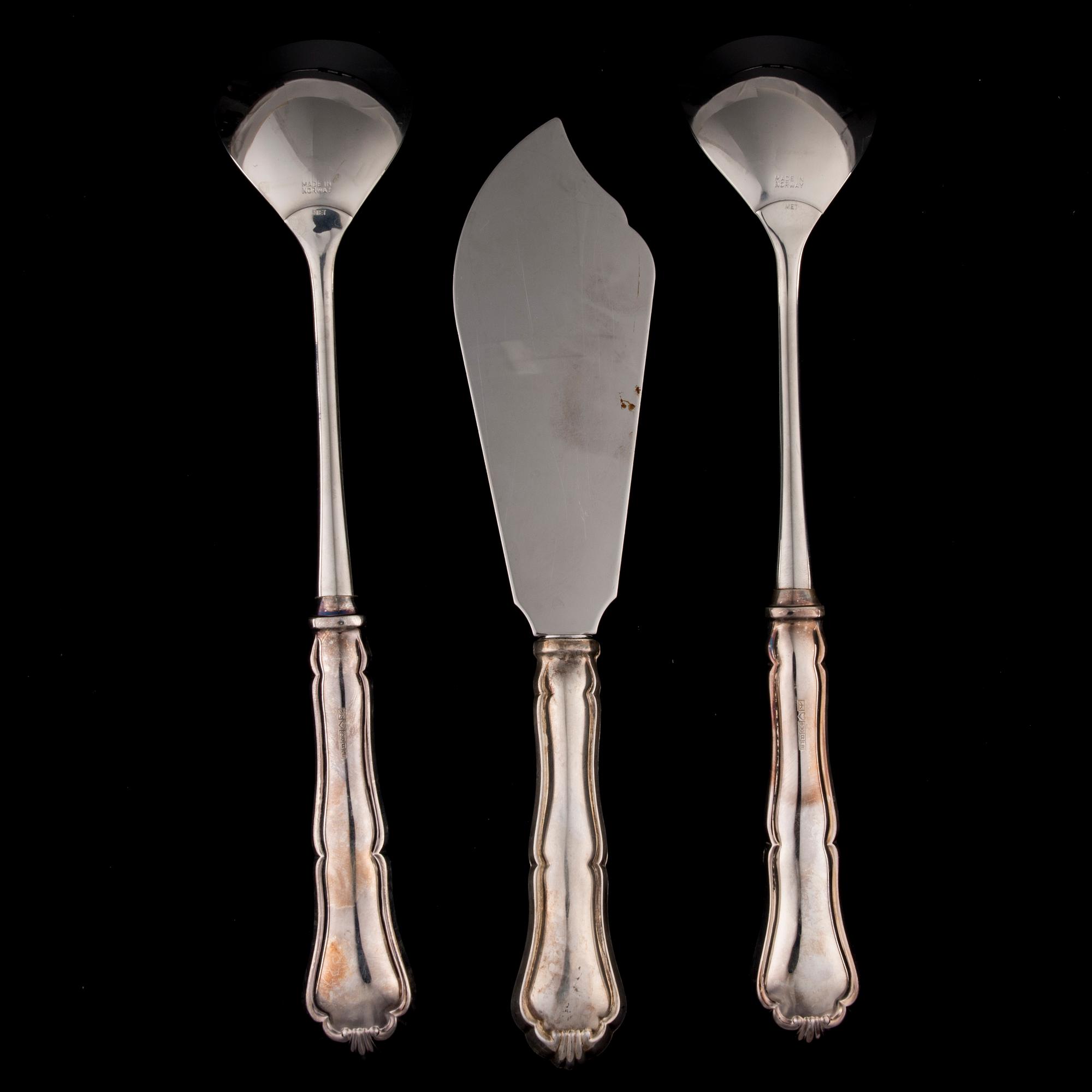 SERVERINGSBESTICK, 9 delar, silver, "Chippendale", bär diverse finska tillverkarstämplar, 1979-1999.