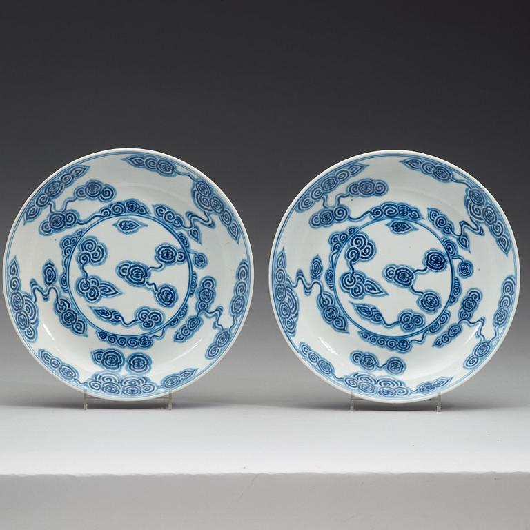 A set of five blue and white dishes, Qing dynasty, second half of 19th Century.