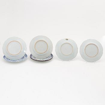 Tallrikar, sju stycken, kompaniporslin, Kina, Qingdynastin, Qianlong (1736-95).