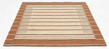 A carpet, flat weave and tapestry weave, signed SH (Svensk hemslöjd) 229 x 154 cm.