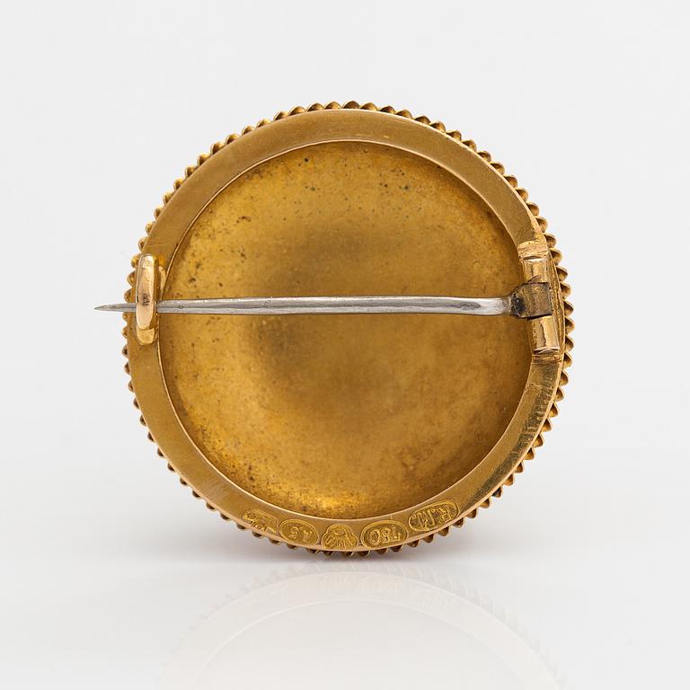 Otto Roland Mellin, An 18K gold brooch with a pearl. Helsinki 1906.