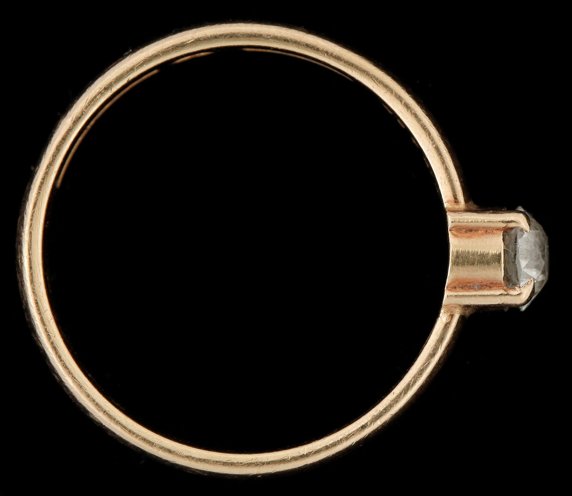 RING, 18k guld med gammalslipad diamant ca0,35ct. Vikt 3,7g.
