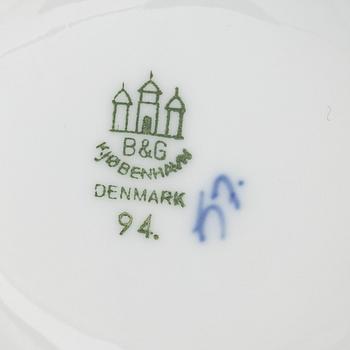 A 81 piece dinner service, "Musselmalet", Bing & Grøndahl.