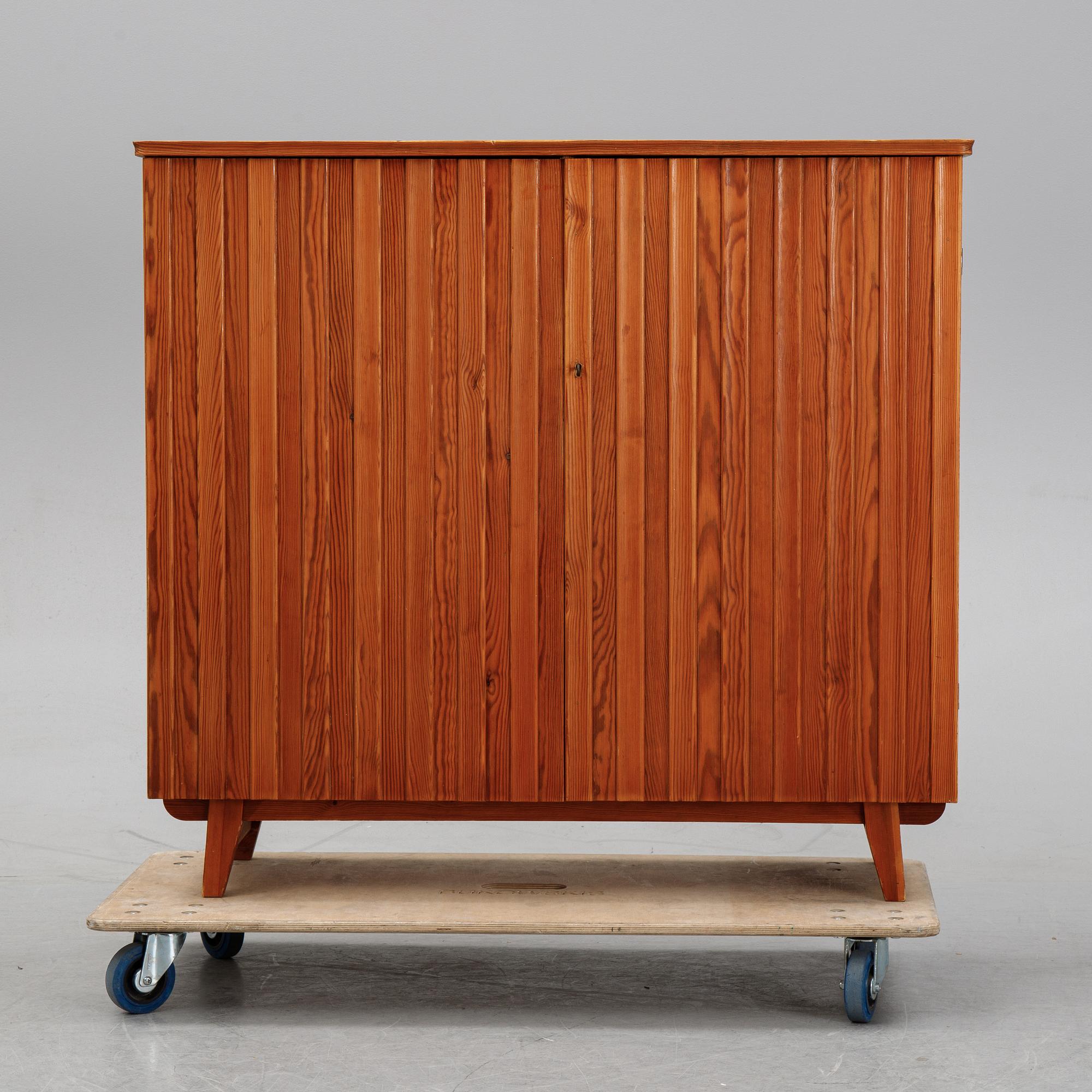 Göran Malmvall, a pine cabinet, Svensk Fur, 1940's.