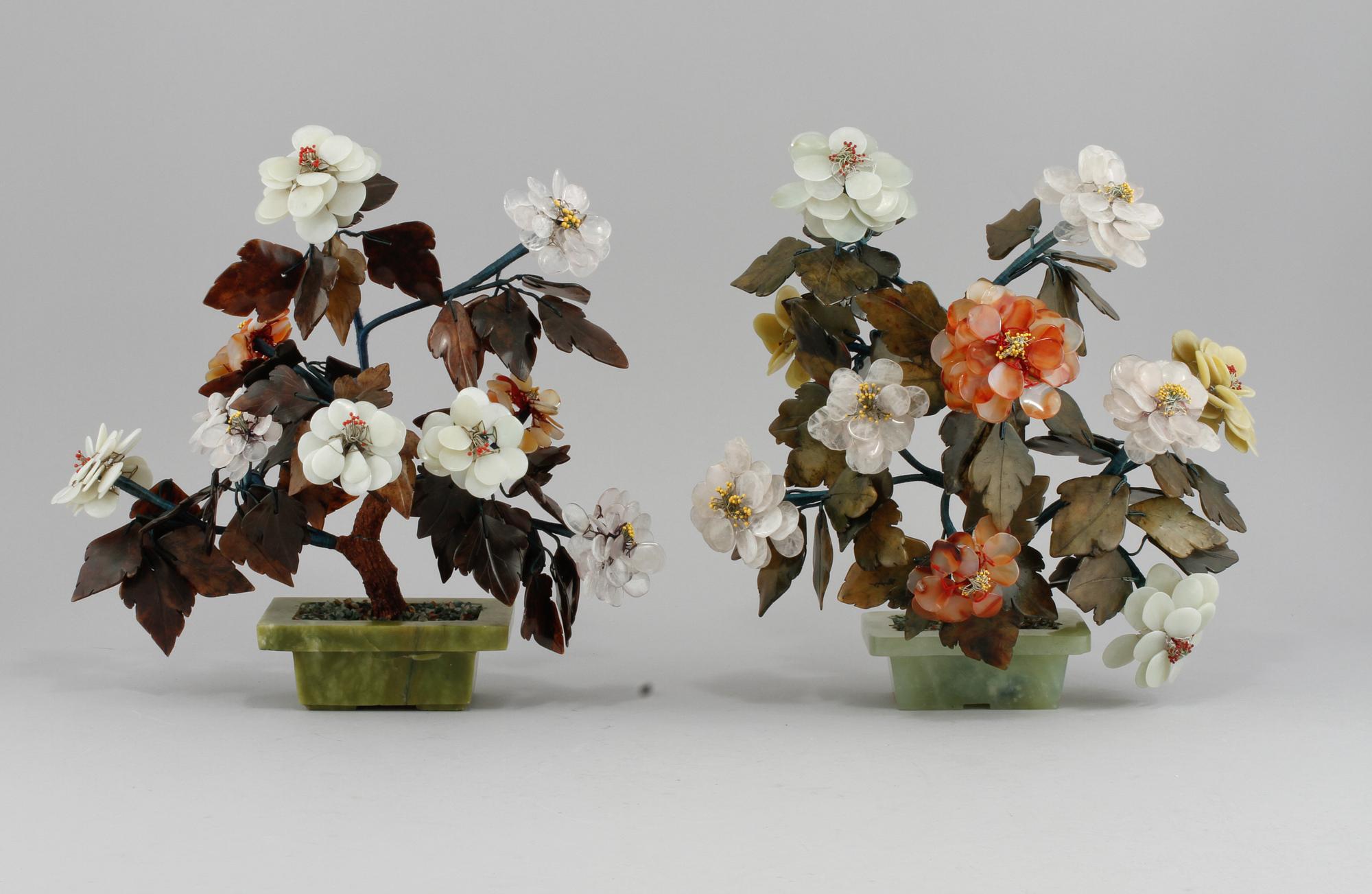 BORDSDEKORATIONER, ett par snarlika, Kina, 1900-tal.