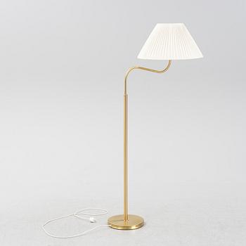 Josef Frank, golvlampa, modell 2368, "Stora Kamelen", Firma Svenskt Tenn.