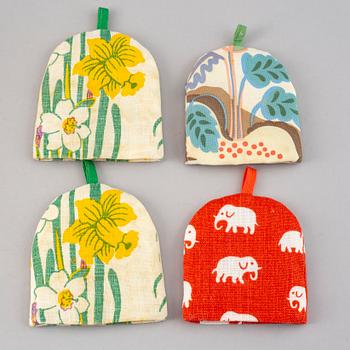 JOSEF FRANK, coasters, oven gloves, and apron.