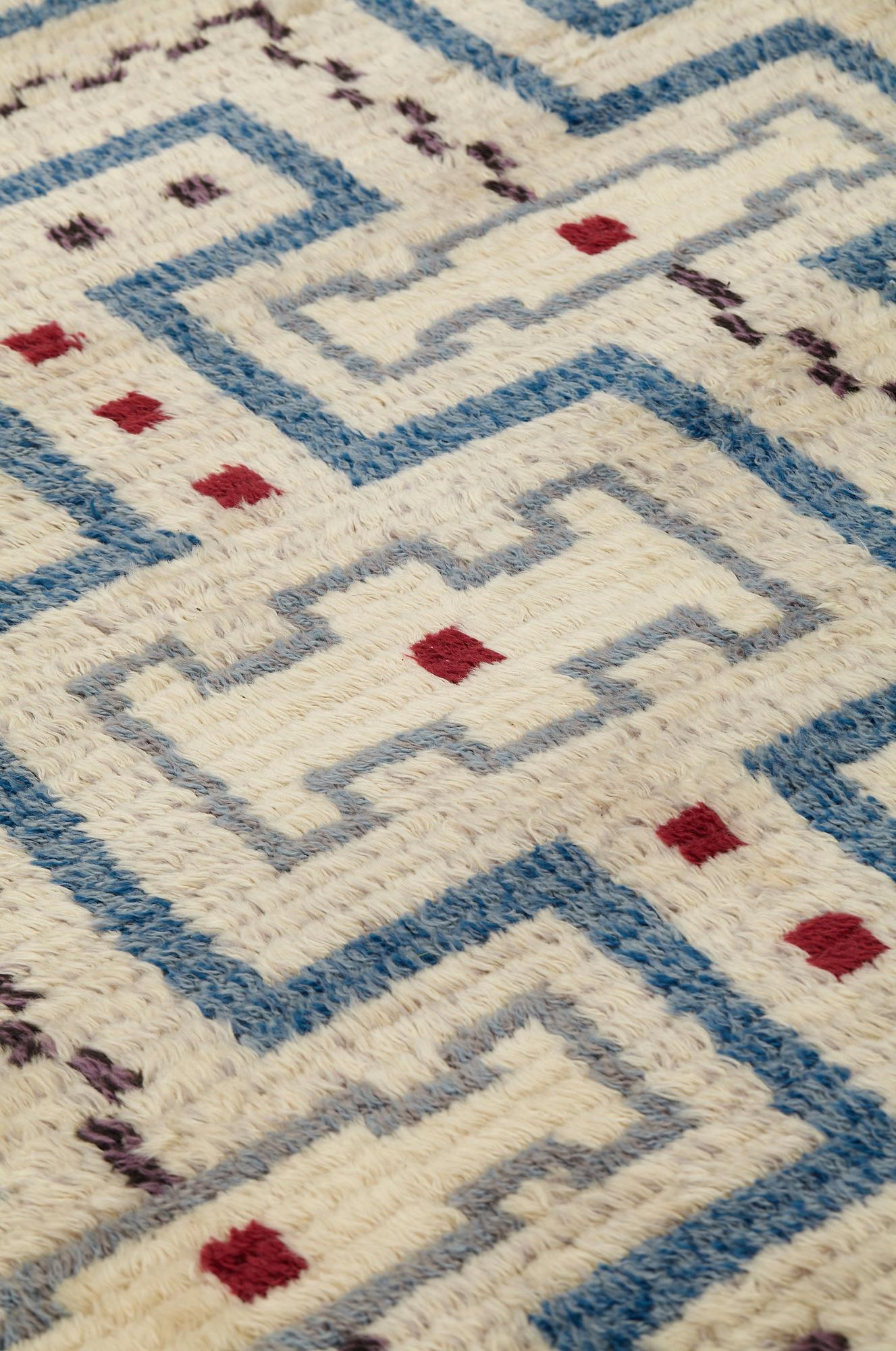 Sigvard Bernadotte, A CARPET, knotted pile, ca 210,5 x 153,5 cm, signed SB.