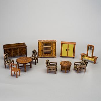 A lot of 11 pieces of doll house furniture probably by Paul Hübsch 1930/40s.