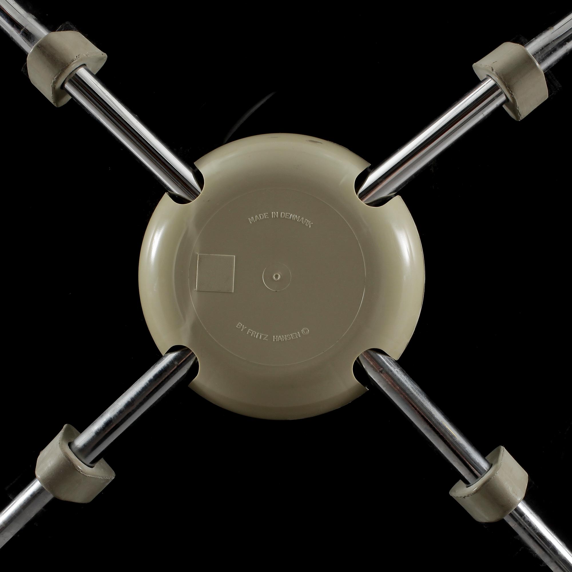 STOLAR, 3, "Sjuan", design Arne Jacobsen.