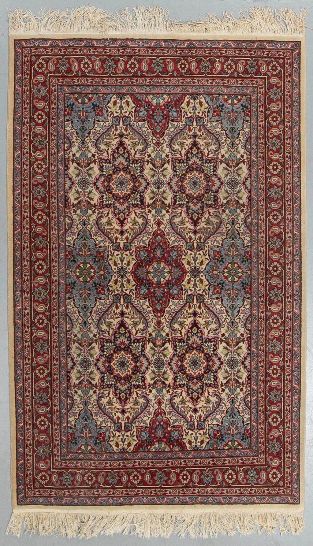 A carpet, oriental, ca 197 x 124 cm.