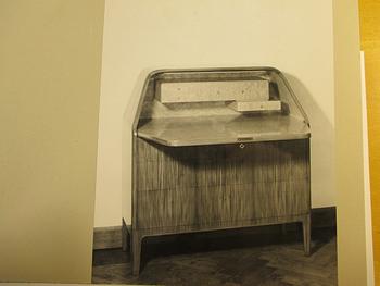 Oscar Nilsson, an olive ash veneered secretaire, a journeyman's work by Evert Kjellgren for Stockholm City Crafts Association, 1938.