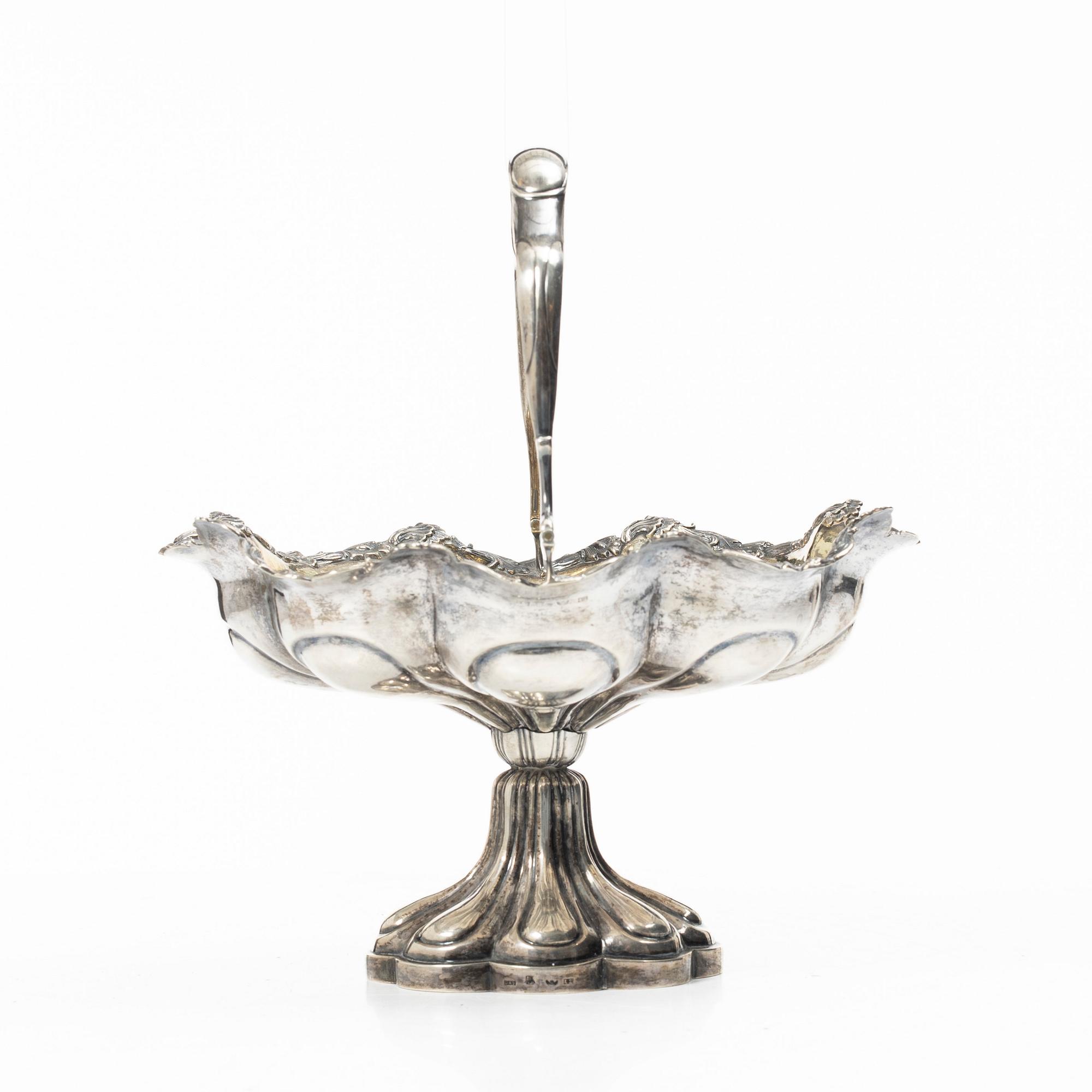 Gustaf Adolf Strömbäck, brödkorg, silver, Helsingfors, Finland, 1844.