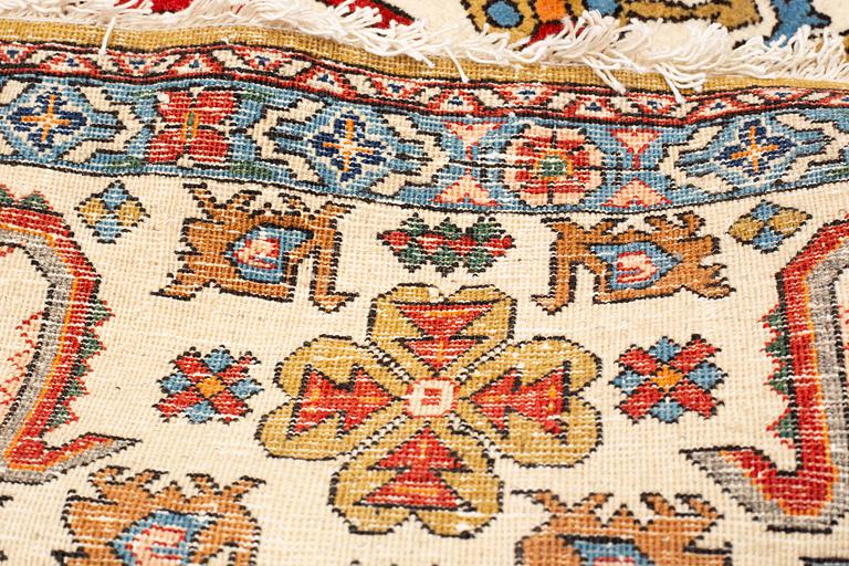 Matto, semi-antique Qum, ca 342,5 x 222 cm.