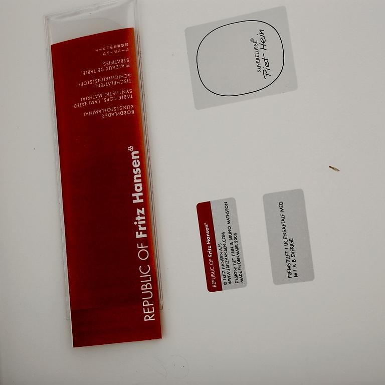 MATBORD, "Superellips", Bruno Mathsson och Piet Hein, Fritz Hansen, Danmark 2006.