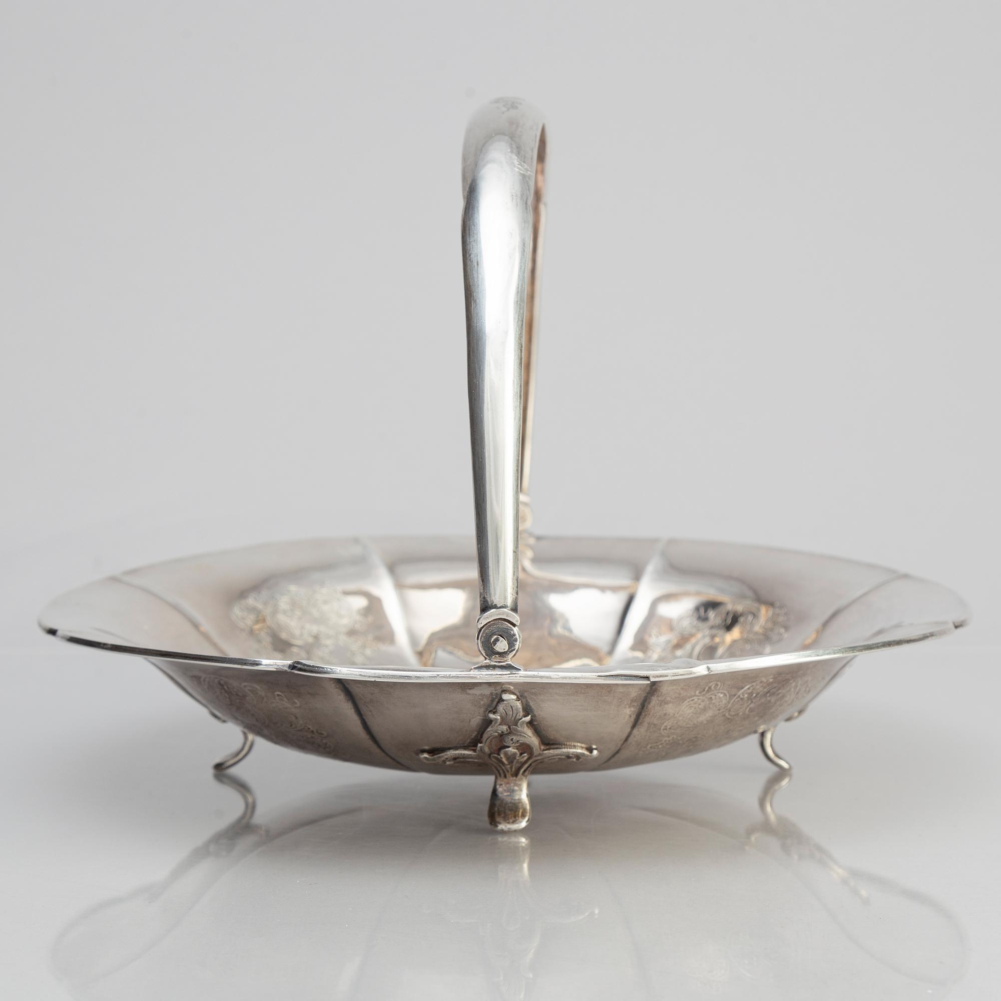 Samuel Jacob Nicolai Prahl, hänkelskål, silver, Köpenhamn 1851.
