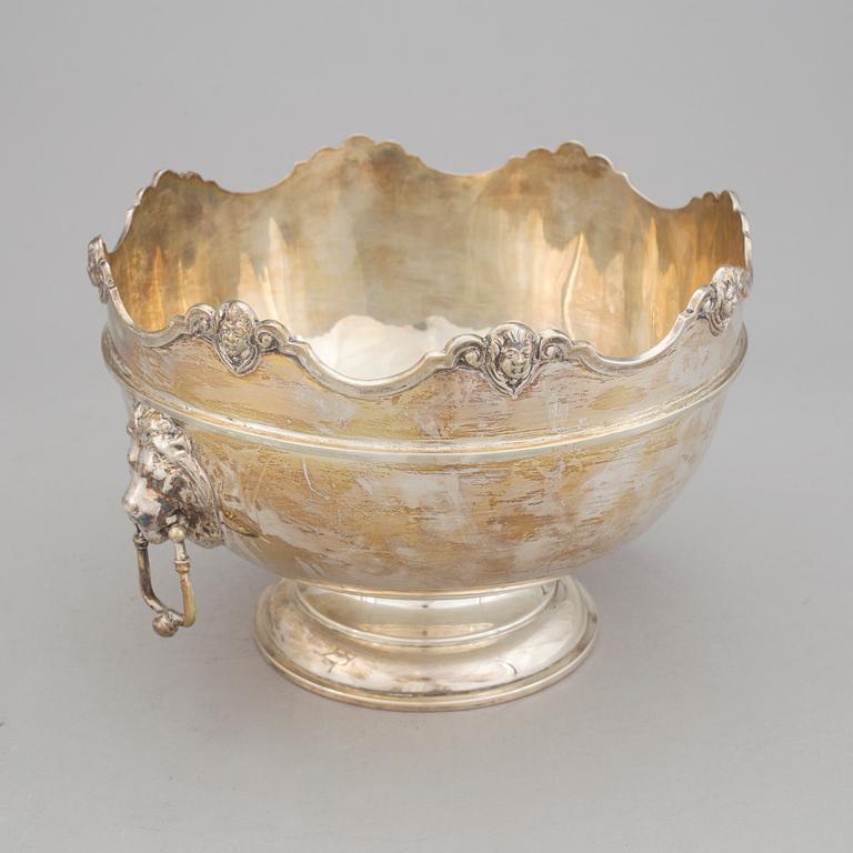 SKÅL, silver, William Hutton & Sons, Sheffield, England, 1909. Vikt ca 820g.