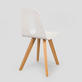 Jouni Leino, Stol "Oma" (Egen) för Puulon, Jouni Leino Design Studio 2017.