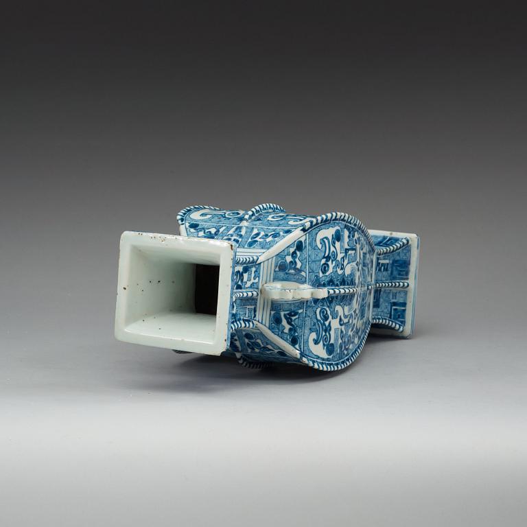 A rare blue and white archaistic bronze shaped vase, Qing dynasty, Kangxi (1662-1722).