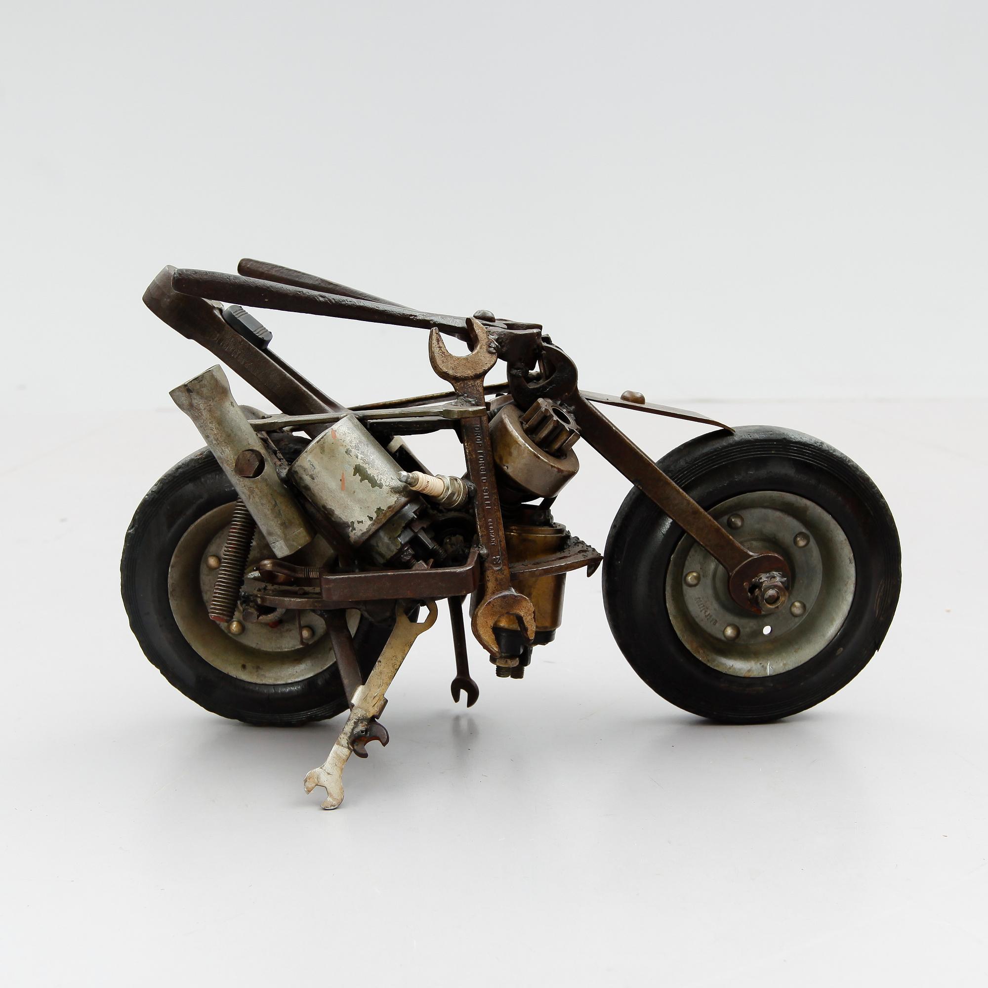 BOB PASTERKAMP, skulptur, metallskrot.