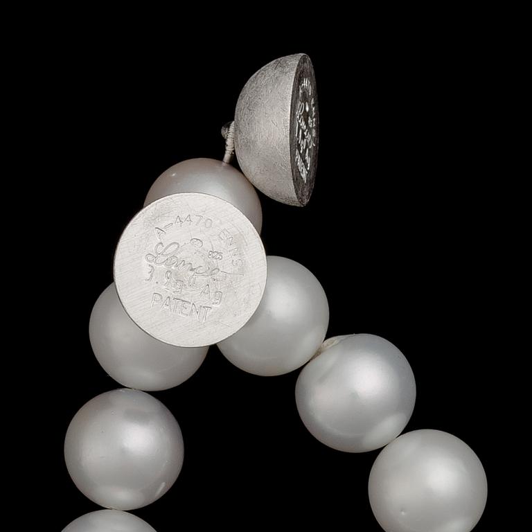 A PEARL NECKLACE, cultured South Sea pearls.