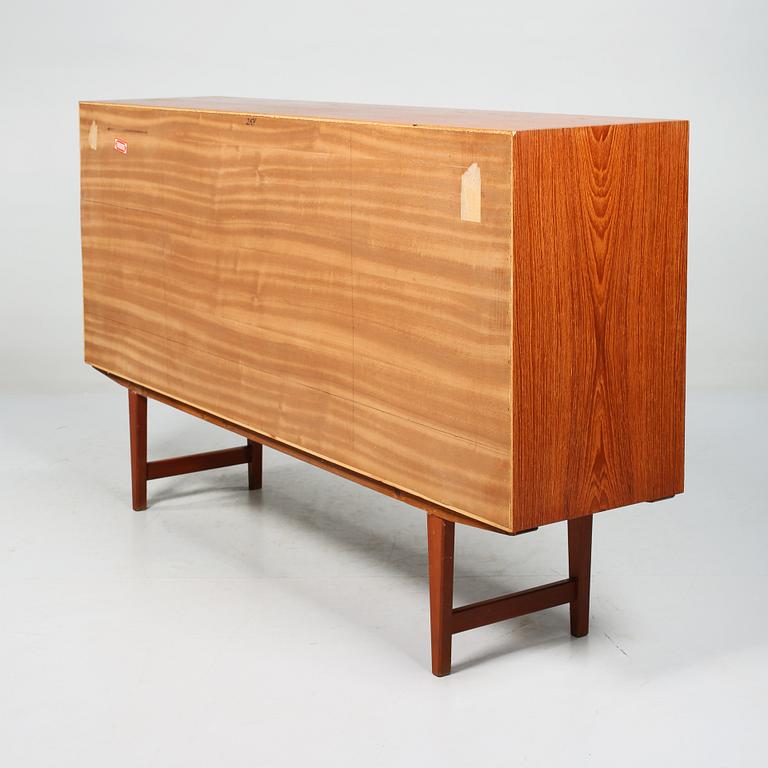 SIDEBOARD, 1900-talets tredje kvartal.