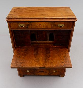 CHIFFONJÉ, 1800-talets andra hälft.