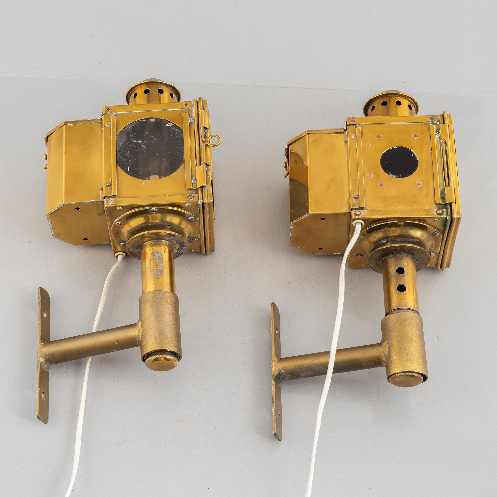 Vagnslyktor, ett par, omkring år 1900.