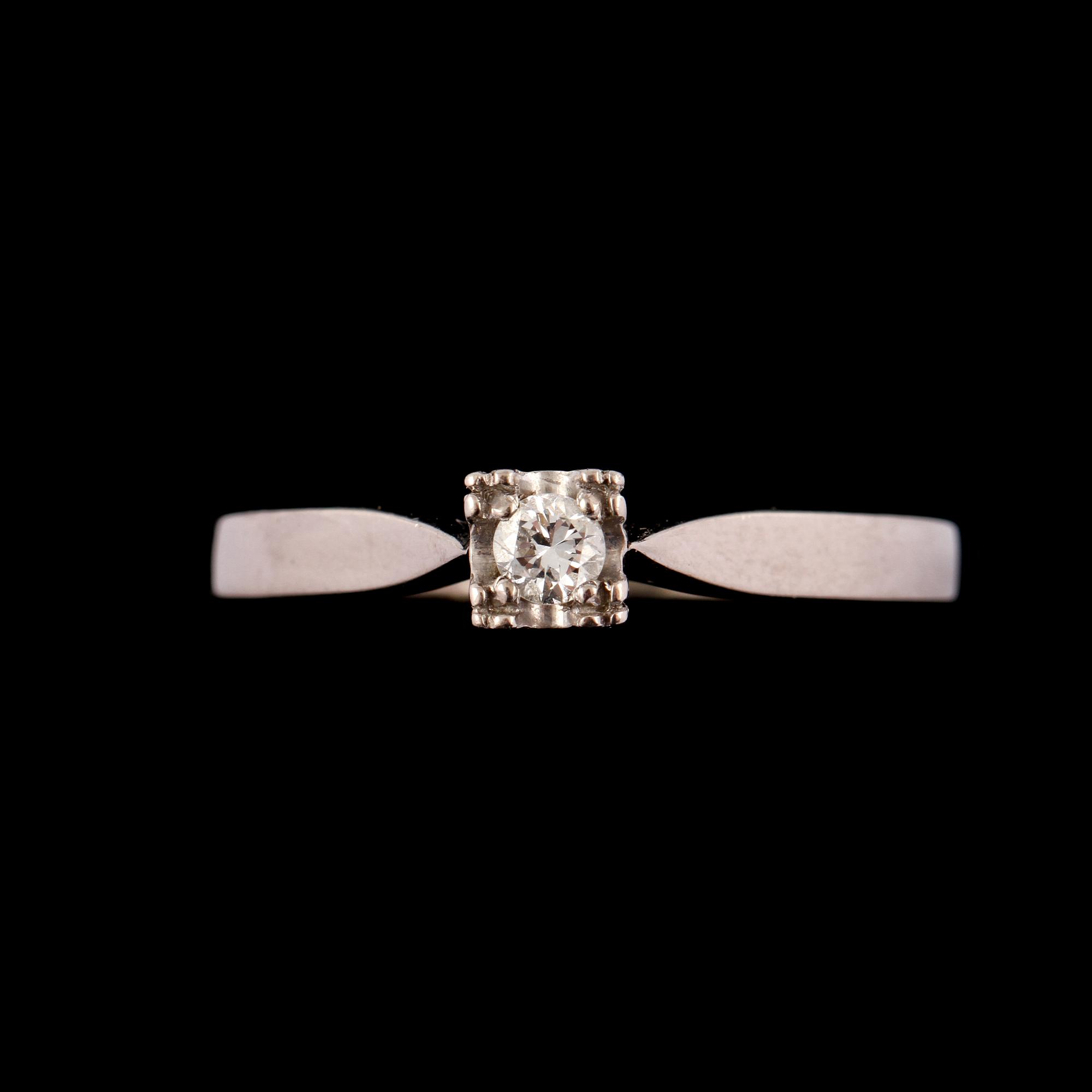 RING, 18k vitguld med briljantslipad diamant, 0.10 ct, Ceson, Göteborg, 1968. Vikt 3 g.