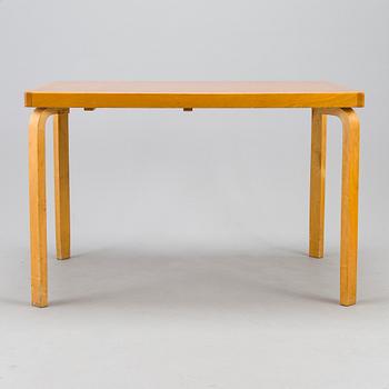 Aino Aalto, matbord, modell 95 A för O.Y. Huonekalu-ja Rakennustyötehdas A.B. 1900-talets mitt.