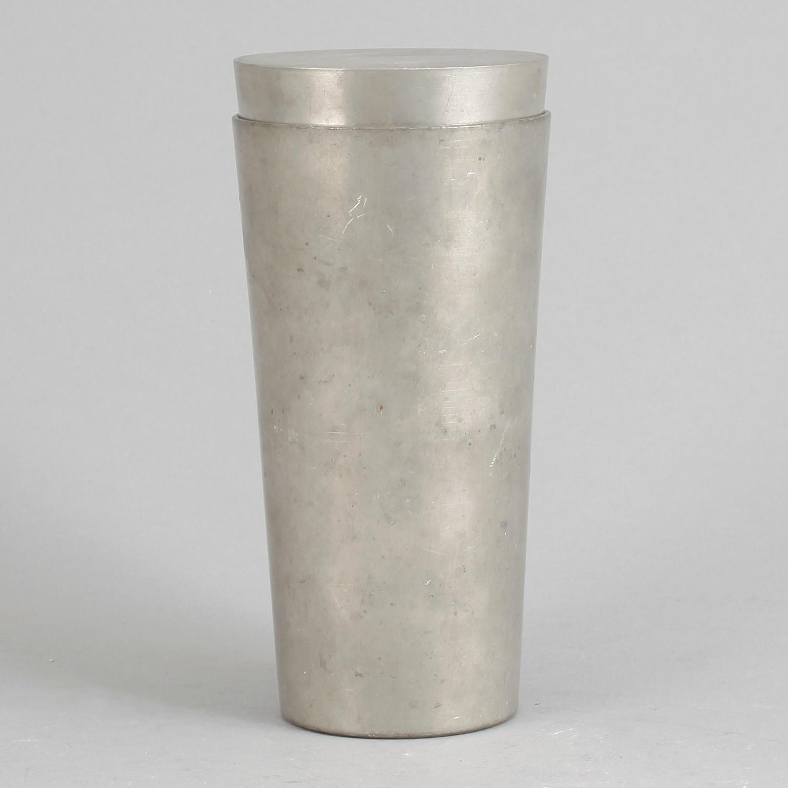 BJÖRN TRÄGÅRDH, cocktailshaker, Svenskt Tenn, Stockholm 1948.